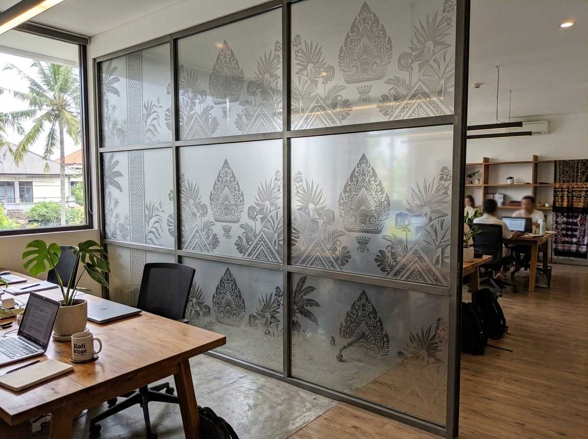 Jual Sticker Sandblast Denpasar: 3 Opsi Kaca Buram